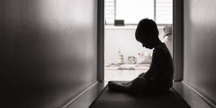 Projeto de Denninho Silva propõe assistência psicológica, social e jurídica a familiares de vítimas de feminicídio no Espírito Santo, com atenção especial a crianças e adolescentes órfãos.