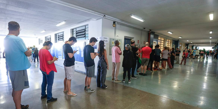 São Paulo registra 34 detidos ou apreendidos por suspeitas de crimes eleitorais durante as eleições; temporais também causaram mortes e danos.