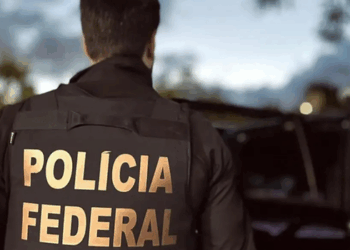 Polícia Federal investiga suspeita de corrupção envolvendo juiz estadual e empresas imobiliárias em Niterói. Operação cumpre seis mandados.