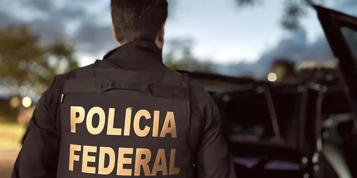Polícia Federal investiga suspeita de corrupção envolvendo juiz estadual e empresas imobiliárias em Niterói. Operação cumpre seis mandados.