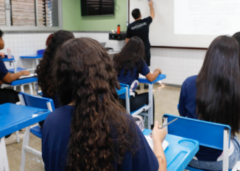 Sedu abre chamada escolar para 2027 no Espírito Santo, com previsão de 230 mil vagas em 384 escolas estaduais. Confira prazos, documentos e como participar.