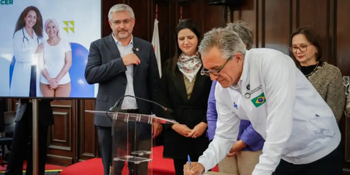 SUS amplia tratamento oncológico com nove novos medicamentos para mais de 116 mil pacientes e anuncia ações de prevenção, diagnóstico precoce e modernização hospitalar.