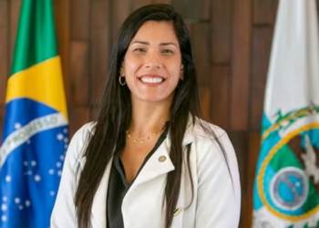 Decisão estabelece prazo de 48 horas para retirada das publicações que motivaram ação do Ministério Público do Trabalho; parlamentar afirma que houve equívoco de interpretação.