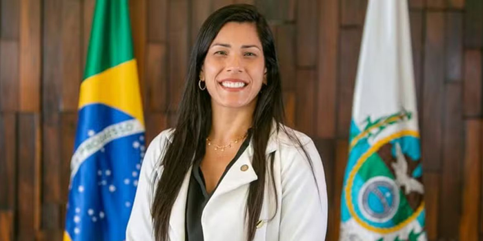 Decisão estabelece prazo de 48 horas para retirada das publicações que motivaram ação do Ministério Público do Trabalho; parlamentar afirma que houve equívoco de interpretação.