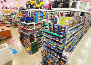 Pesquisa do Procon Vitória aponta diferenças de mais de 200% nos preços de brinquedos e outros presentes para o Dia das Crianças.