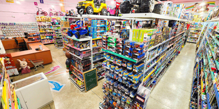 Pesquisa do Procon Vitória aponta diferenças de mais de 200% nos preços de brinquedos e outros presentes para o Dia das Crianças.