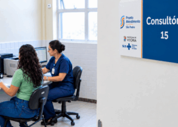 Vitória amplia consultas por telemedicina nos PAs de São Pedro e Praia do Suá, facilitando o acesso a médicos especialistas na rede municipal de saúde.