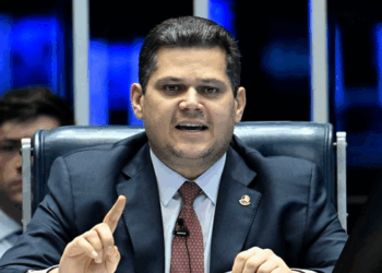 Senado inicia discussão da PEC que prevê o fim da escala 6x1 e jornada de 40 horas semanais. Votação em primeiro turno pode ocorrer em 15 de outubro.