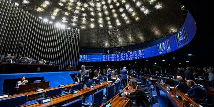 Senado inicia na terça-feira (6) a análise da PEC que prevê o fim da escala 6x1, com jornada de 40 horas semanais e dois dias de descanso.