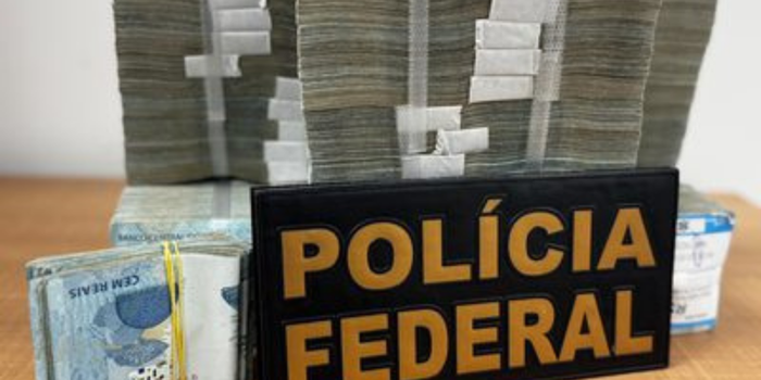 Polícia Federal apreendeu R$ 505,7 mil em dinheiro vivo em Aracaju durante investigação sobre possível uso ilícito de recursos para campanha eleitoral.