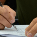 Projeto de lei no Espírito Santo propõe novas regras para concursos públicos, com prazos definidos, transparência e proteção aos direitos dos candidatos.