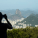 Polícia Militar do Rio mobiliza 1.400 agentes e 80 viaturas para reforçar a segurança durante o feriado de Nossa Senhora Aparecida. Confira os detalhes da operação.