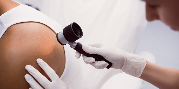 Proposta prevê distribuição gratuita de protetor solar, roupas com proteção UV, atendimento especializado e medidas de inclusão social para pacientes.