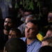Flávio Bolsonaro informou ao TSE que aceita divulgar seus sigilos por 20 anos, mas apresentou condições envolvendo dados de Lula e de pessoas ligadas ao presidente.