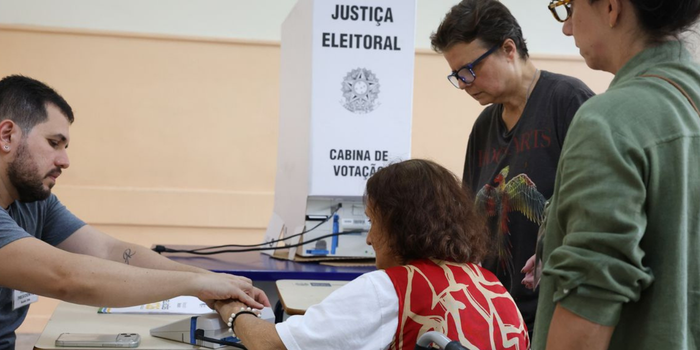 Número de eleitores com 70 anos ou mais que votaram no primeiro turno de 2026 cresceu 43% em relação a 2022, aponta levantamento.
