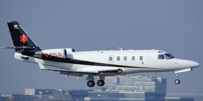 Guarda Costeira dos EUA realiza buscas por um Gulfstream G100 com seis pessoas que desapareceu durante voo das Bermudas para Boston.