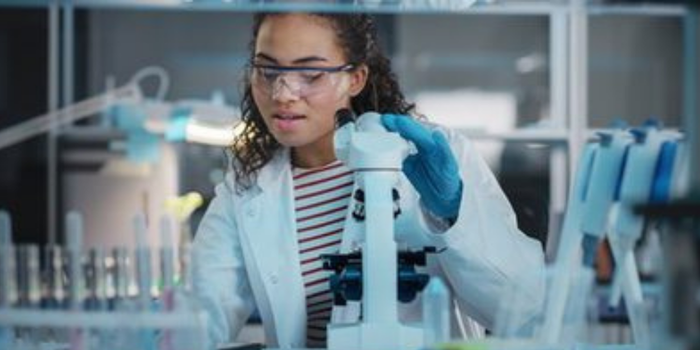 Fies 2026 oferece 50 mil vagas remanescentes para financiamento estudantil. Inscrições gratuitas até 3 de novembro, com oportunidades para estudantes de baixa renda.