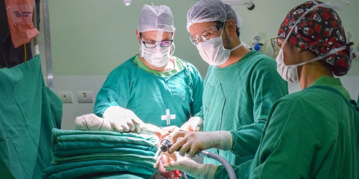 Projeto de lei na Ales propõe indenizações, tratamento integral e pensão para vítimas de erros médicos na rede pública estadual e em unidades conveniadas ao SUS.