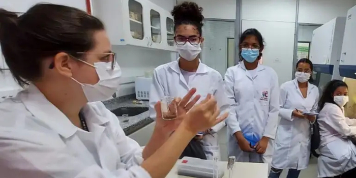 Programa Futuras Cientistas prorroga até 6 de novembro as inscrições para 470 vagas gratuitas de imersão científica destinadas a estudantes e professoras da rede pública.