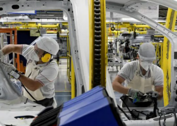 Banco Central informa crescimento de 0,3% da atividade econômica em agosto de 2026. Indicador recua no trimestre, mas avança 1,6% em 12 meses.