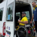Eleitores cadeirantes cadastrados no Porta a Porta, em Vitória, podem agendar transporte gratuito para o segundo turno das Eleições 2026 até sexta-feira (23).