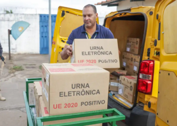 Cerca de 25 mil militares vão atuar no segundo turno das eleições neste domingo (25), com ações de segurança e apoio logístico em diferentes estados brasileiros.