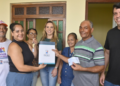 Prefeitura de Vitória entrega a 366ª moradia do programa Casa Feliz e Segura. Família do bairro Moscoso recebe imóvel após anos de insegurança habitacional.