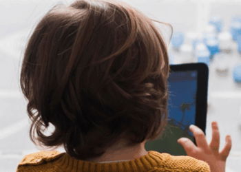 Projeto de lei na Assembleia Legislativa do Espírito Santo propõe observatório para monitorar casos de violência digital contra crianças e adolescentes.