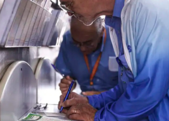 Resultado da Mega-Sena deste domingo (18): dezenas sorteadas foram 12, 22, 41, 45, 51 e 52. Próximo prêmio pode chegar a R$ 185 milhões.