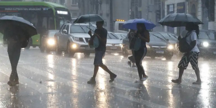 Defesa Civil prevê temporais em São Paulo entre 13 e 15 de outubro, com risco de alagamentos, enxurradas, granizo e ventos fortes.