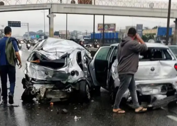 Acidente envolvendo 20 veículos na Rodovia Presidente Dutra, em São João de Meriti, deixou pelo menos 11 feridos e provocou a morte do motorista de um ônibus.