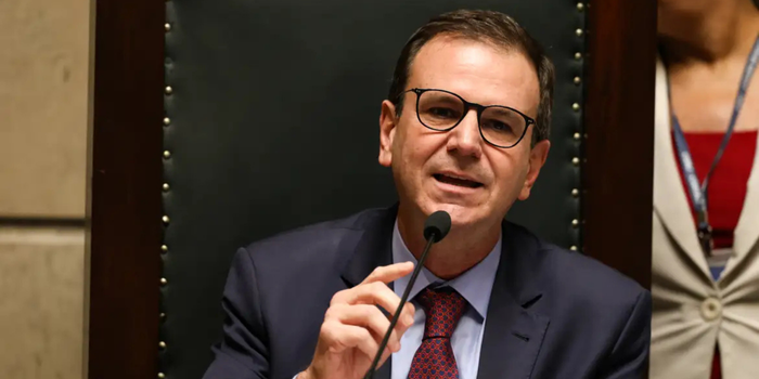 Coligação de Eduardo Paes recorre ao STF contra anulação dos votos de Garotinho, decisão que pode garantir a vitória de Douglas Ruas no primeiro turno.